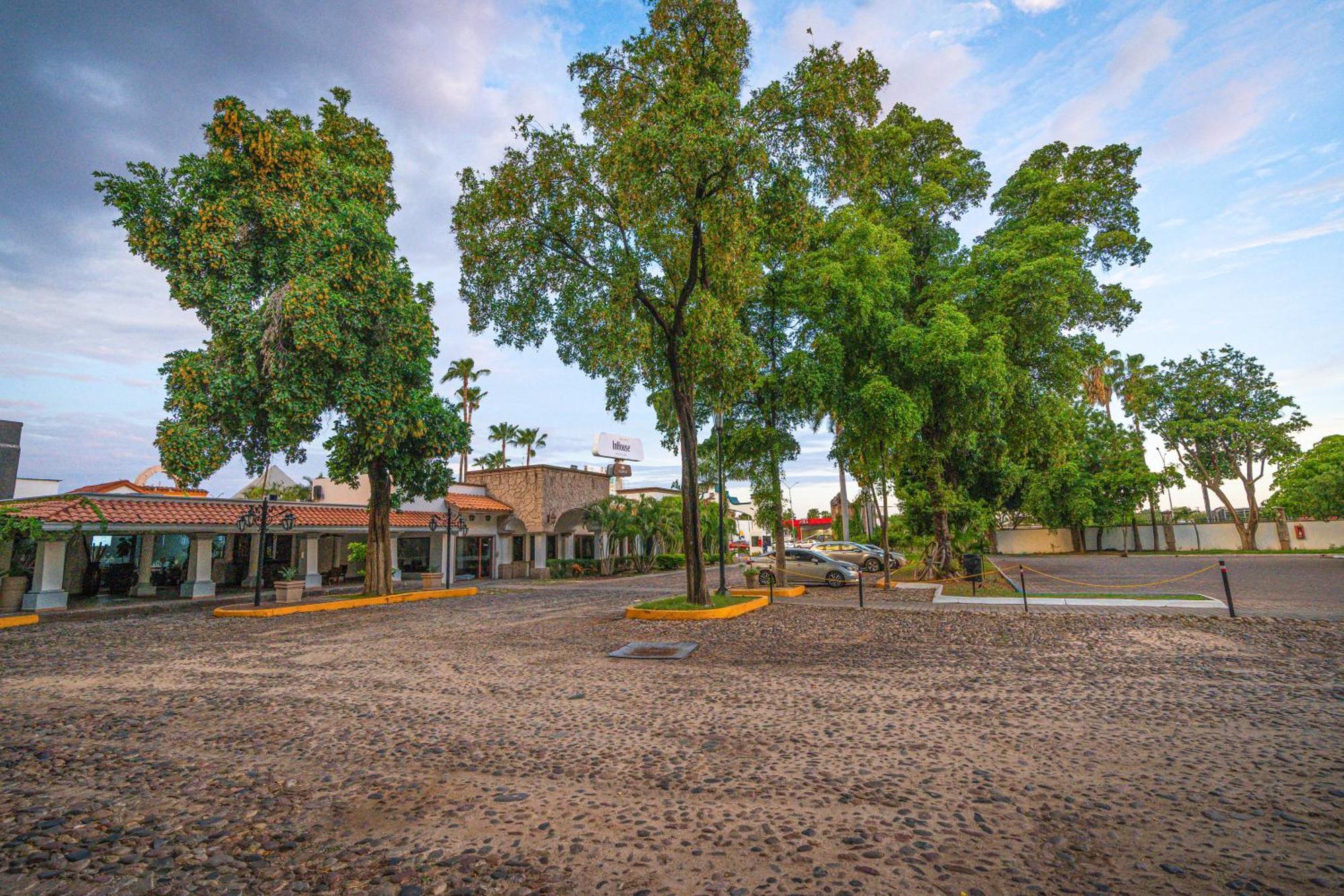 洛斯特雷里奥斯酒店 Culiacán 外观 照片