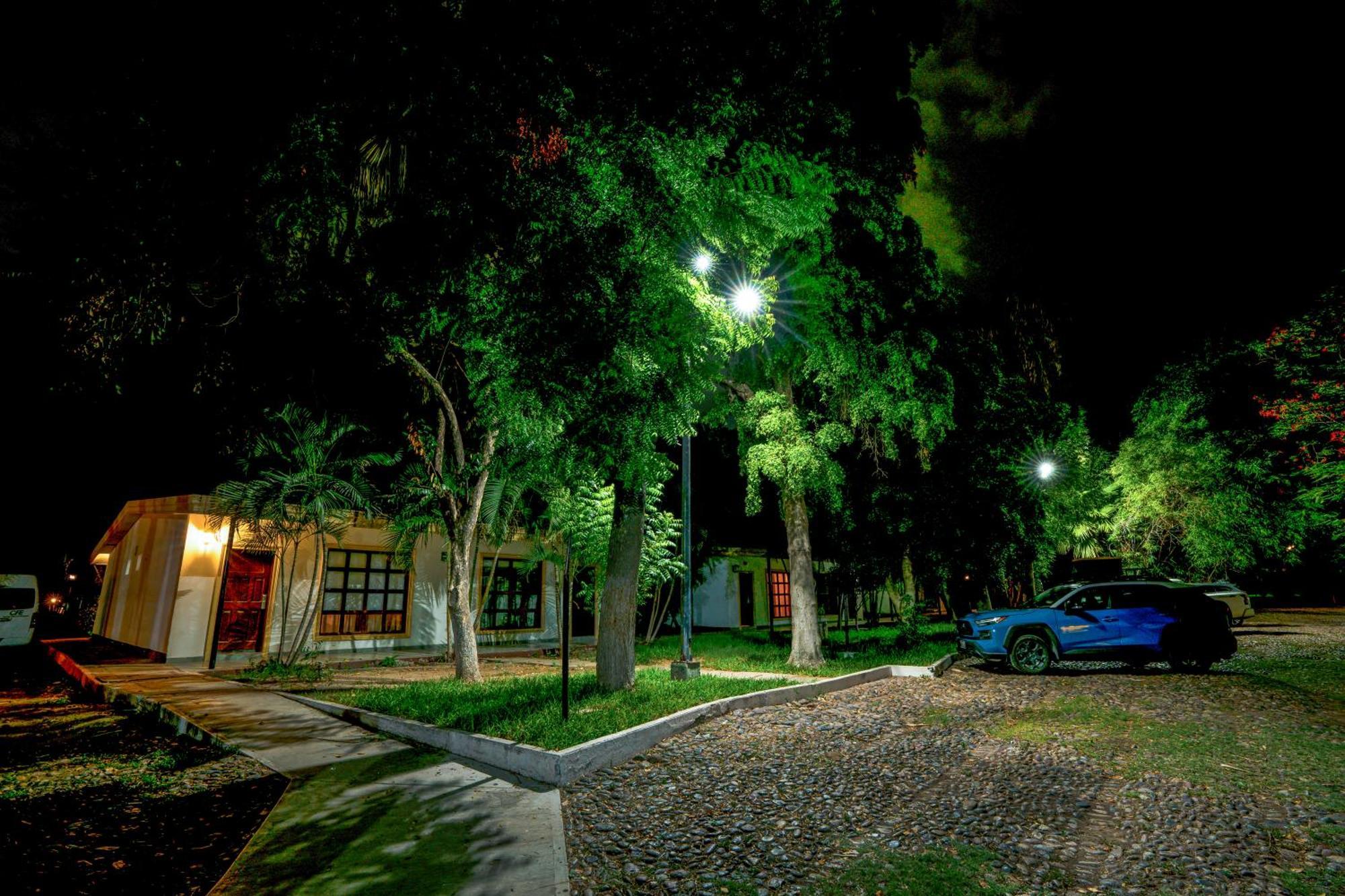 洛斯特雷里奥斯酒店 Culiacán 外观 照片